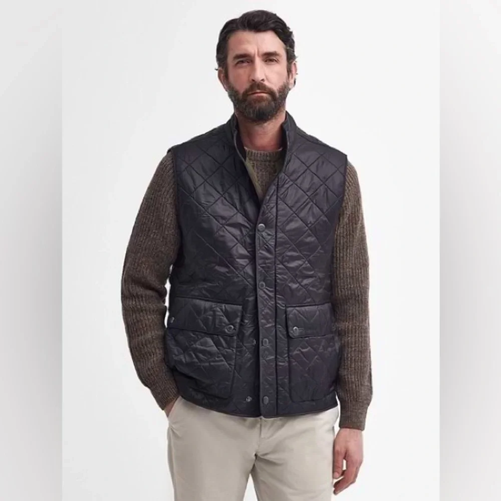 new Barbour Men’s Rosemount Gilet diamond quilted vest in black